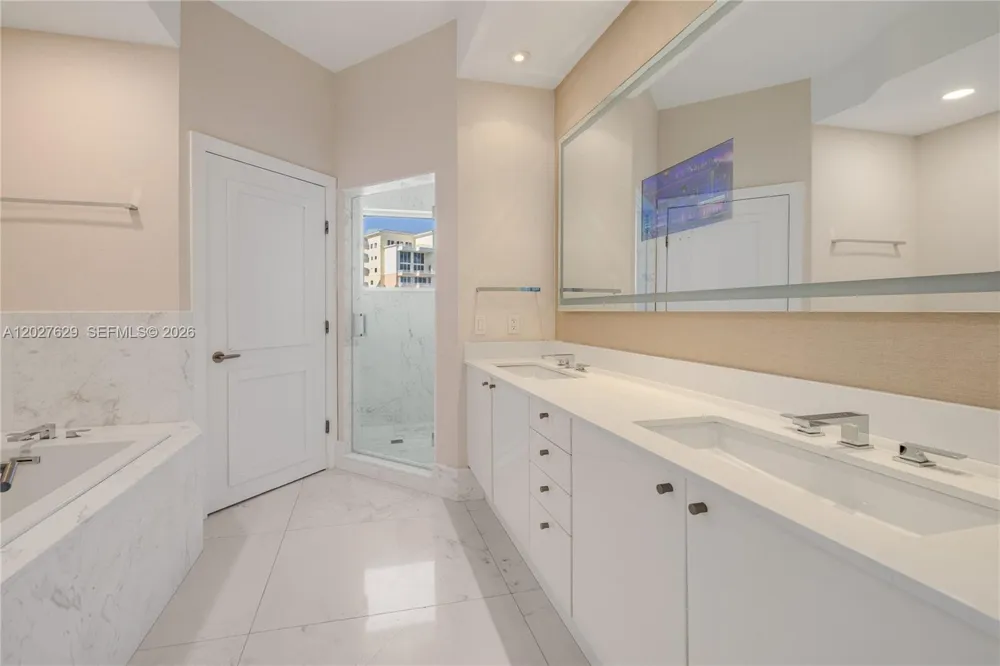 799 Crandon Blvd #PH-8 Key Biscayne, FL 33149