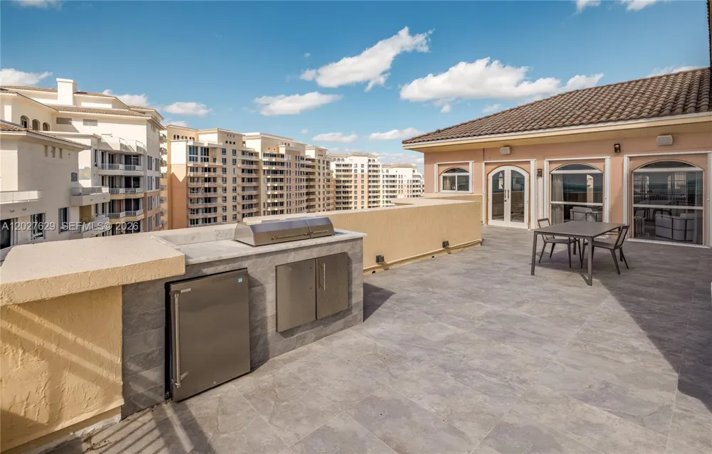 799 Crandon Blvd #PH-8 Key Biscayne, FL 33149