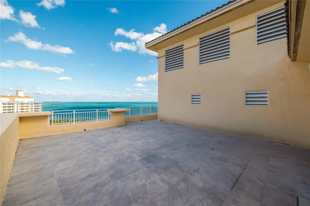 799 Crandon Blvd #PH-8 Key Biscayne, FL 33149