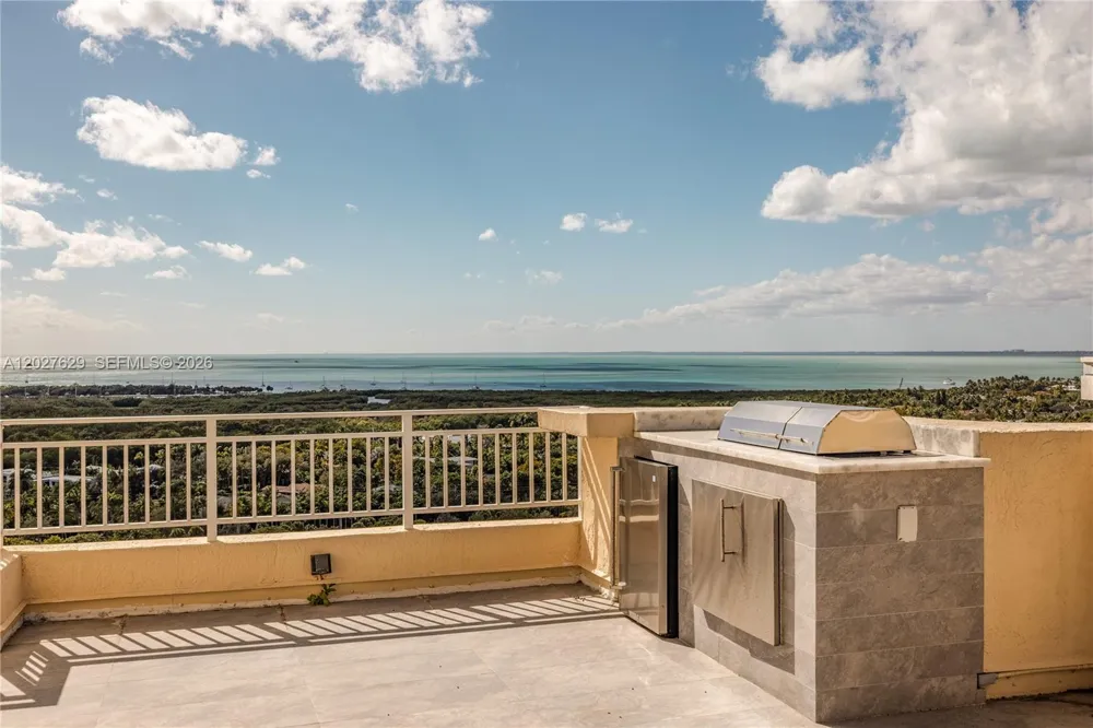 799 Crandon Blvd #PH-8 Key Biscayne, FL 33149