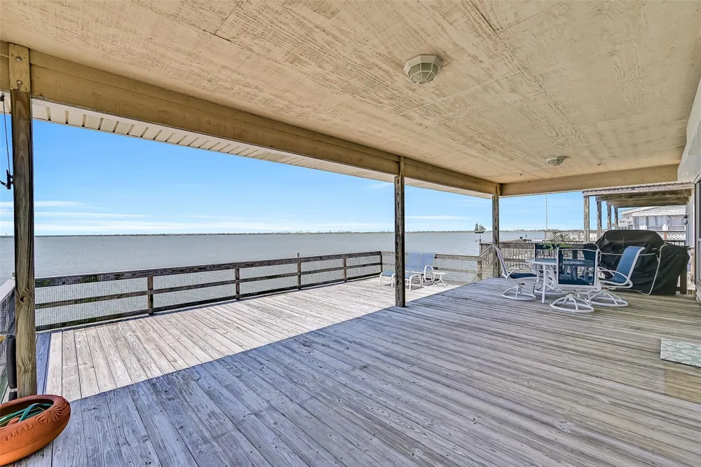 243 Isles End Road #RR2 Tiki Island, TX 77554