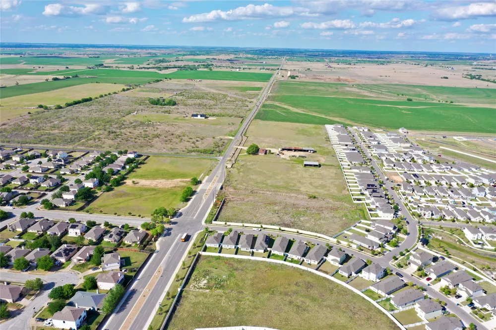 14601 County Line Road Elgin, TX 78621