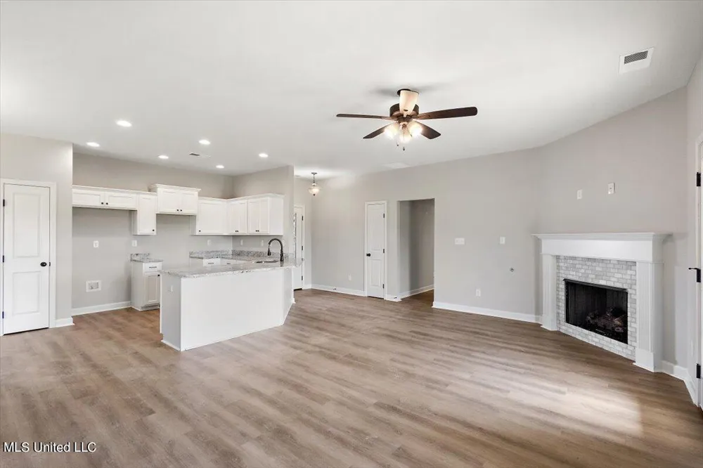 6344 River Lane Walls, MS 38680