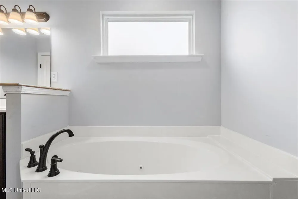 6344 River Lane Walls, MS 38680
