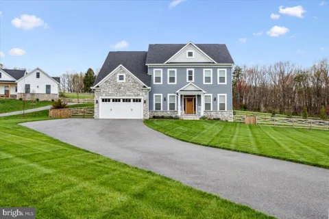 11027 LOCUST DRIVE