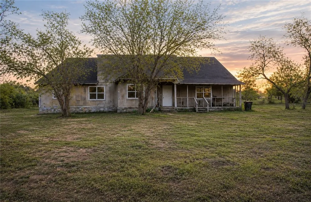 244 County Road 1032 Kingsville, TX 78363
