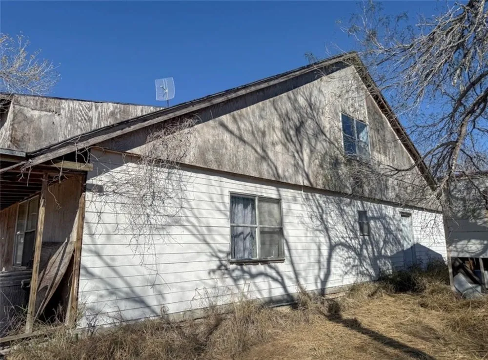 244 County Road 1032 Kingsville, TX 78363