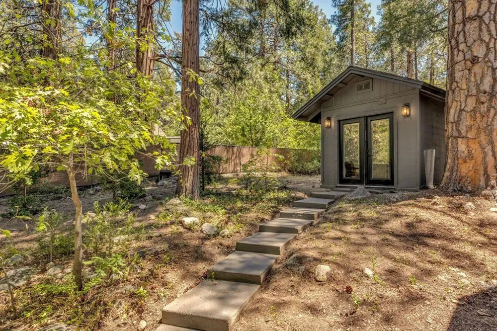 26140 Bicknell Lane Idyllwild, CA 92549