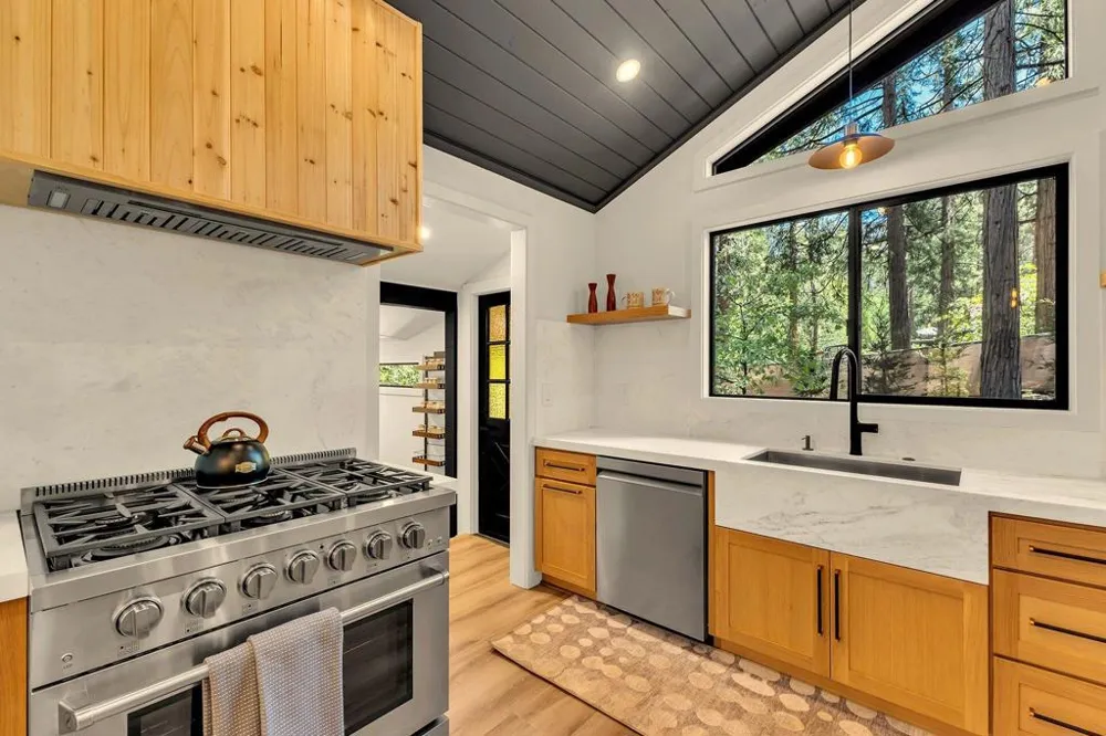 26140 Bicknell Lane Idyllwild, CA 92549