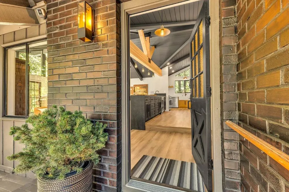 26140 Bicknell Lane Idyllwild, CA 92549