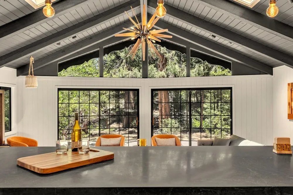 26140 Bicknell Lane Idyllwild, CA 92549