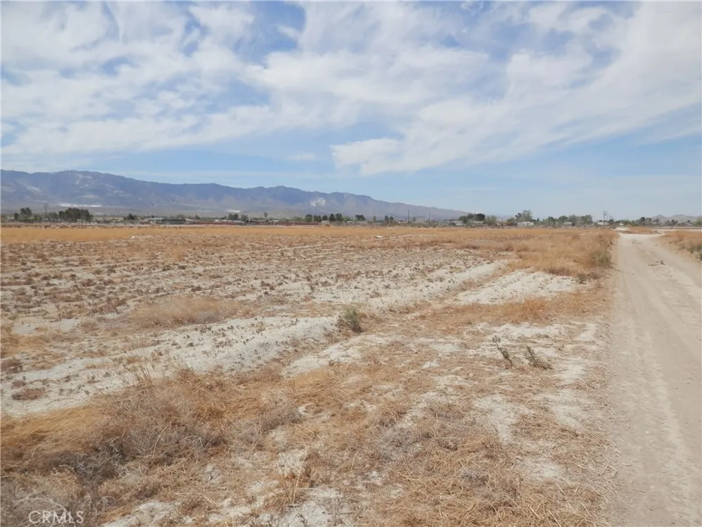 Octavo St. + Pearl Rd Lucerne Valley, CA 92356