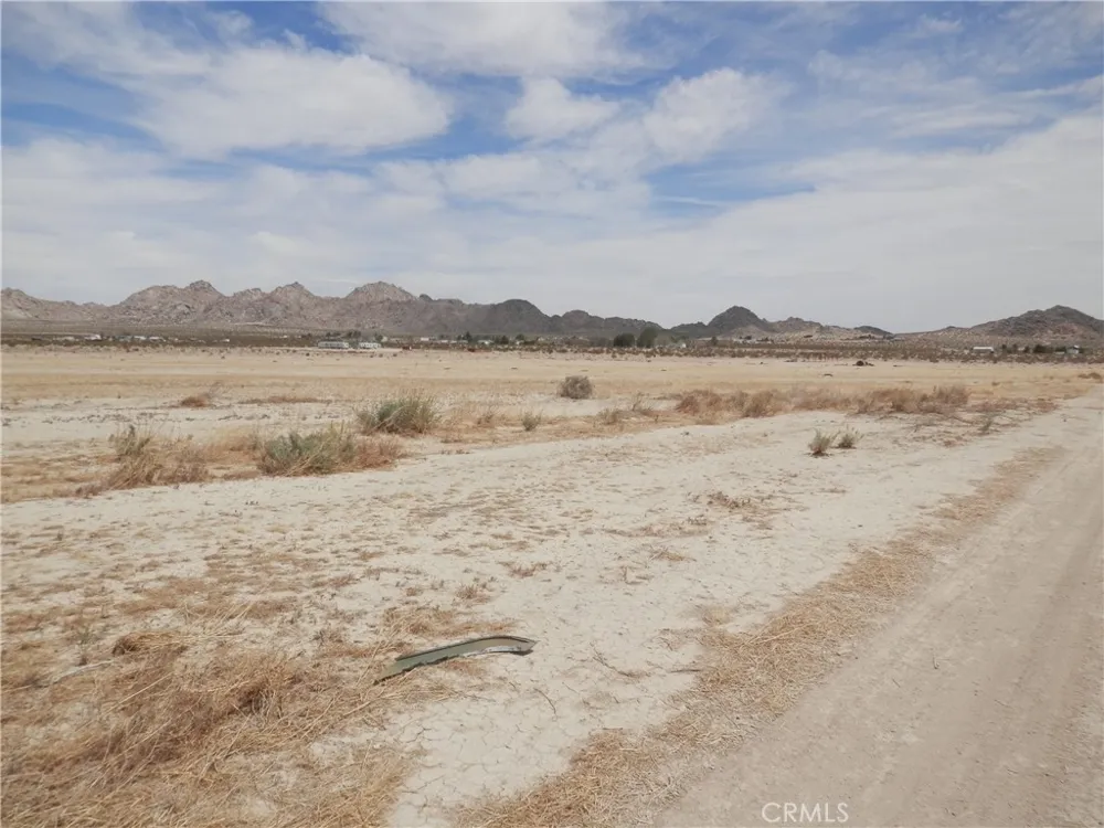 Octavo St. + Pearl Rd Lucerne Valley, CA 92356