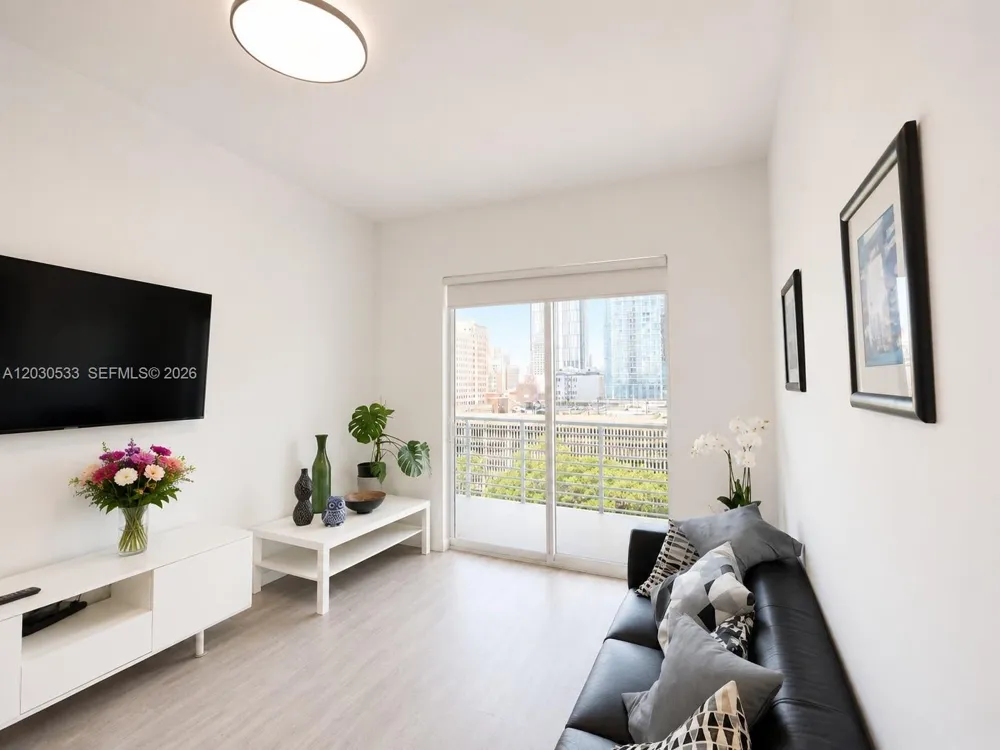 234 NE 3rd St #905 Miami, FL 33132