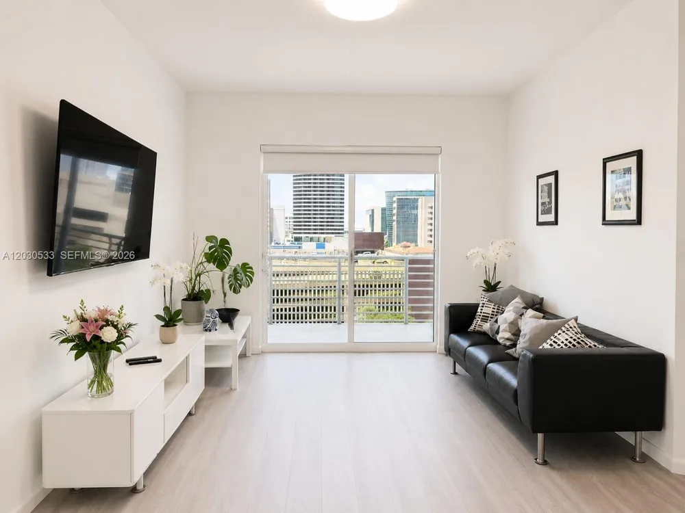 234 NE 3rd St #905 Miami, FL 33132