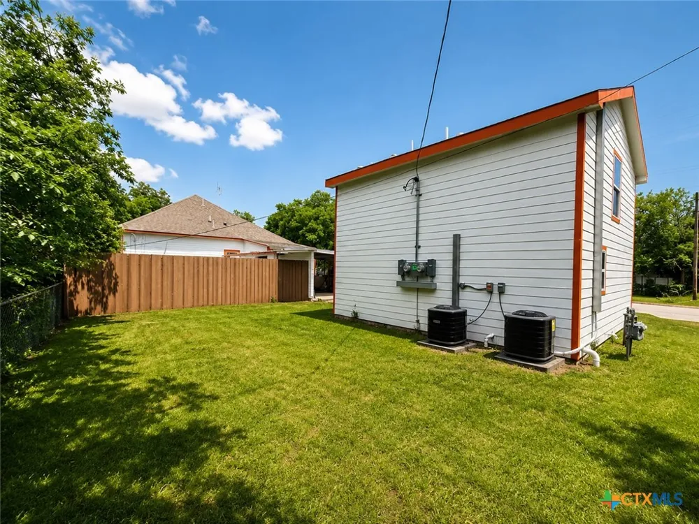 1404 W Ave E - B Temple, TX 76501