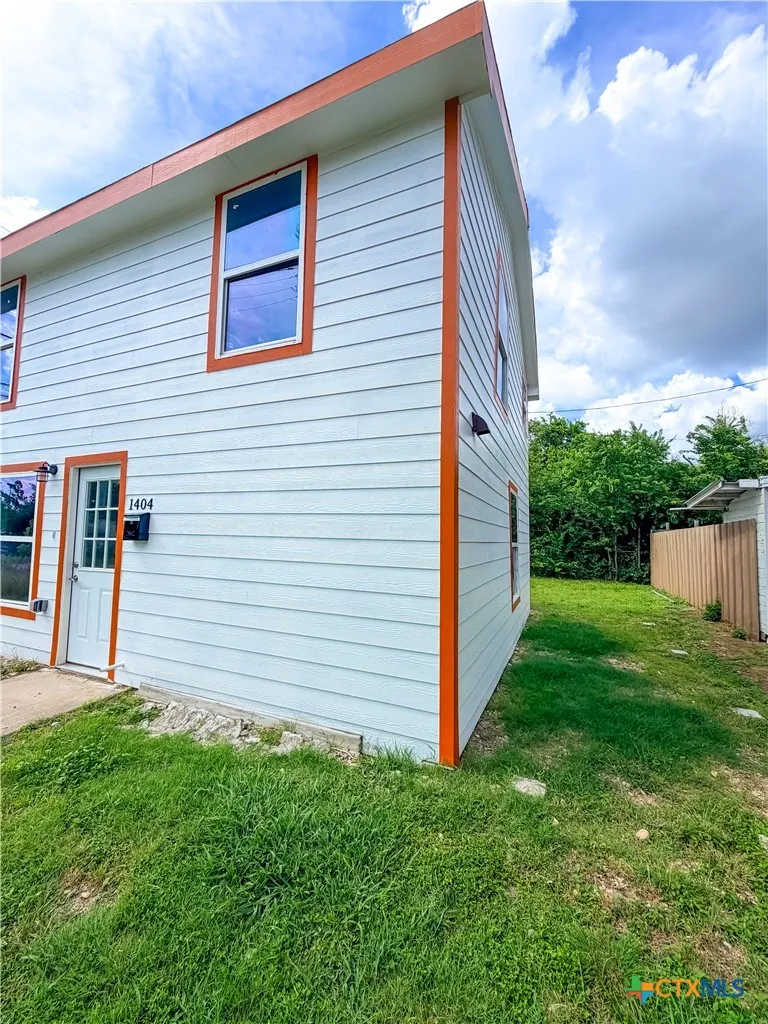 1404 W Ave E - B Temple, TX 76501