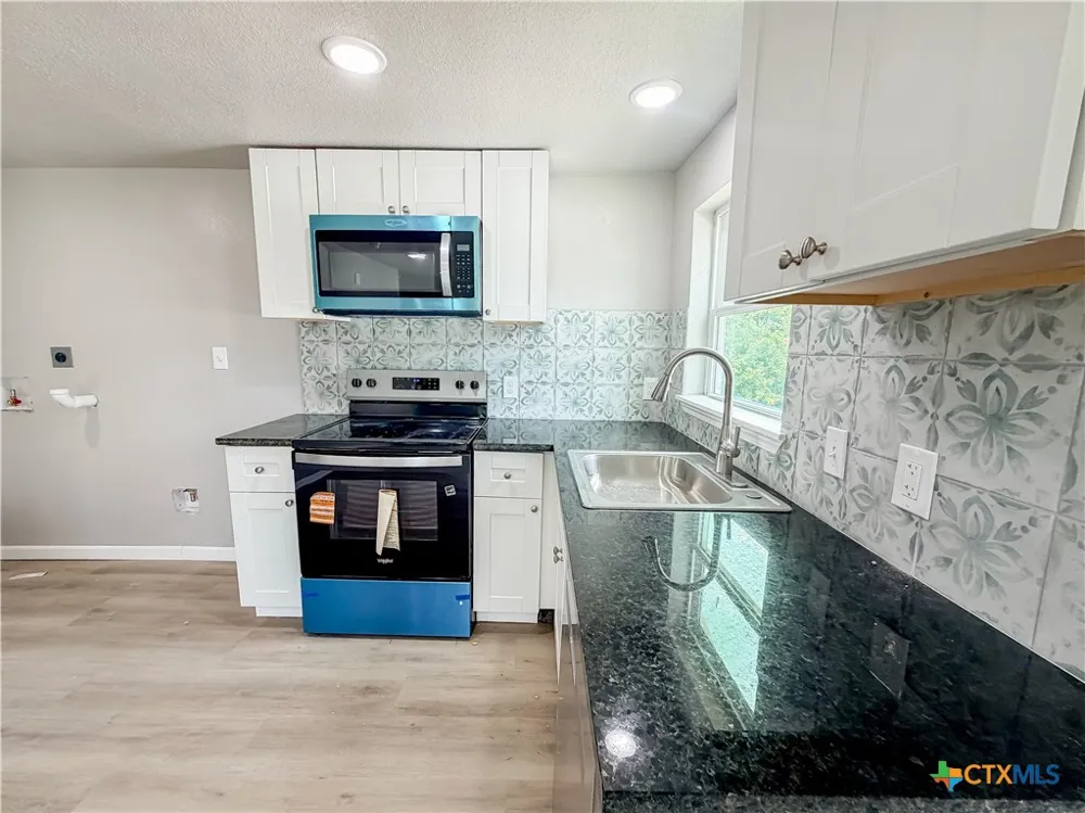 1404 W Ave E - B Temple, TX 76501