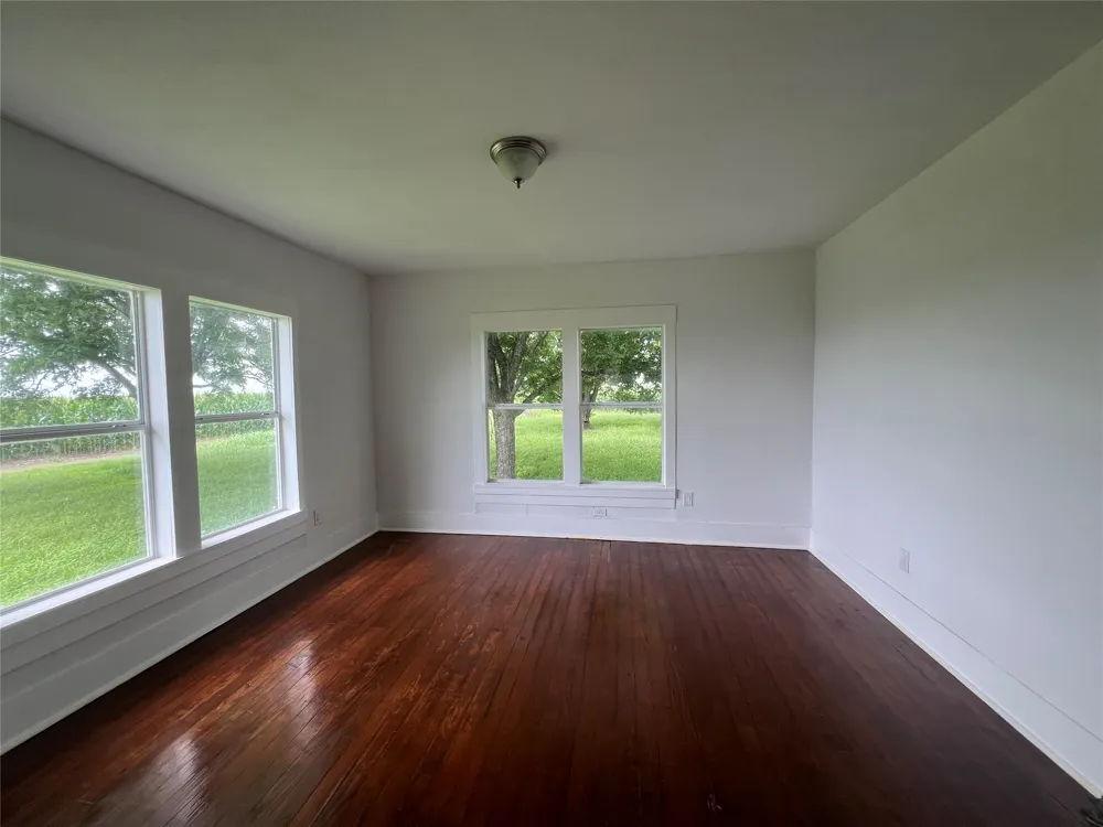 149 Private Road 9400 Thorndale, TX 76577