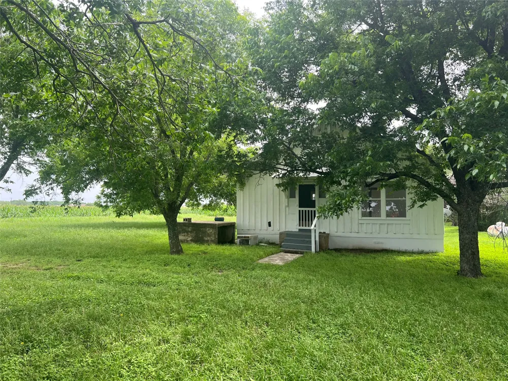 149 Private Road 9400 Thorndale, TX 76577