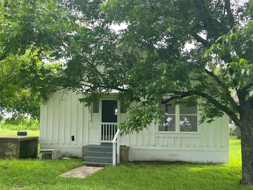 149 Private Road 9400 Thorndale, TX 76577