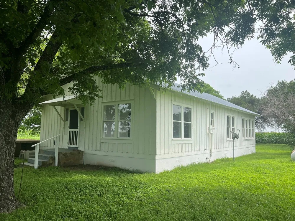 149 Private Road 9400 Thorndale, TX 76577