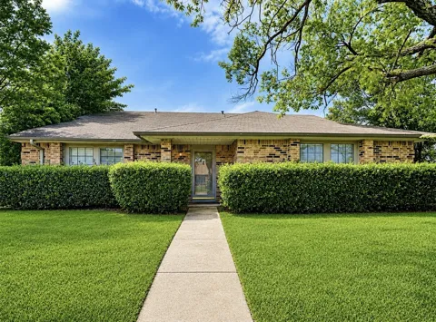 2821 Carnaby Lane