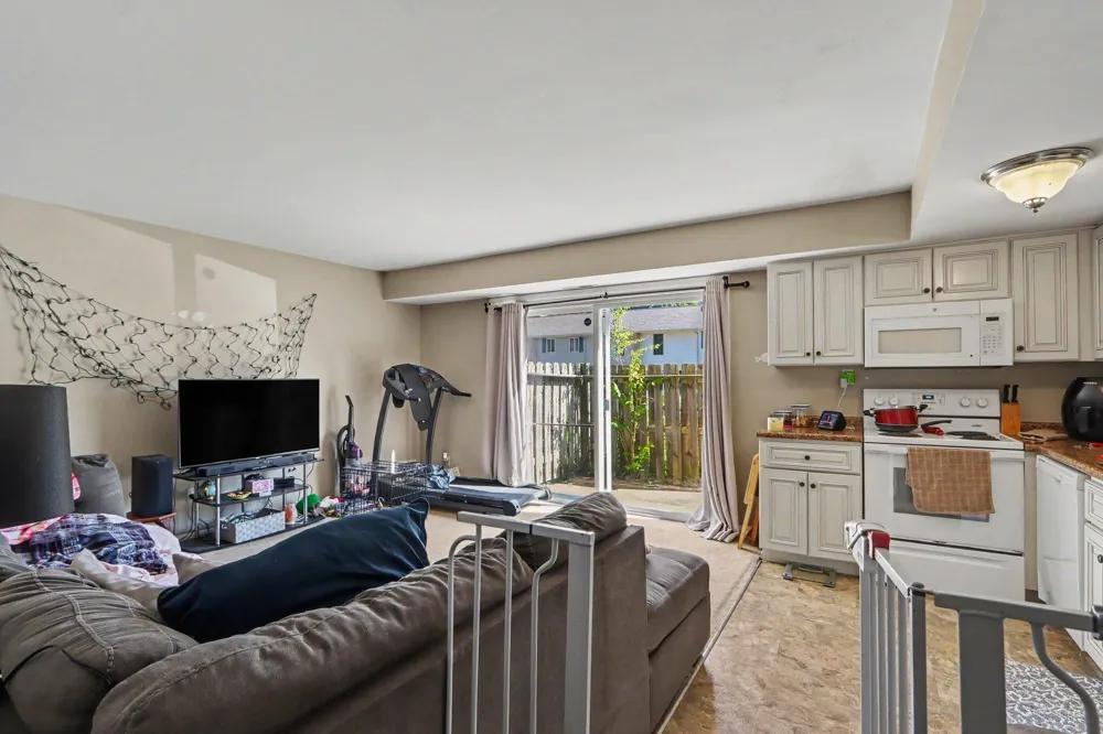 3417 Kenbrooke Court Kalamazoo, MI 49006