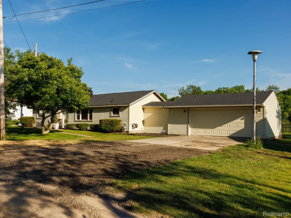 11560 Island Ct Court Hartland Township, MI 48353