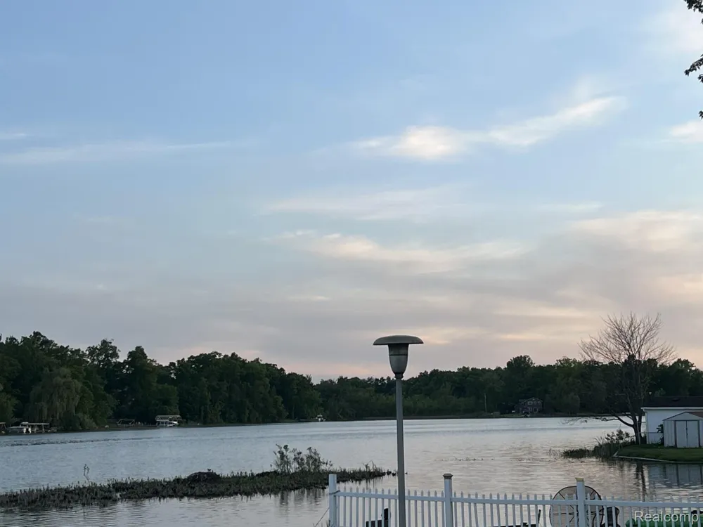 11560 Island Ct Court Hartland Township, MI 48353