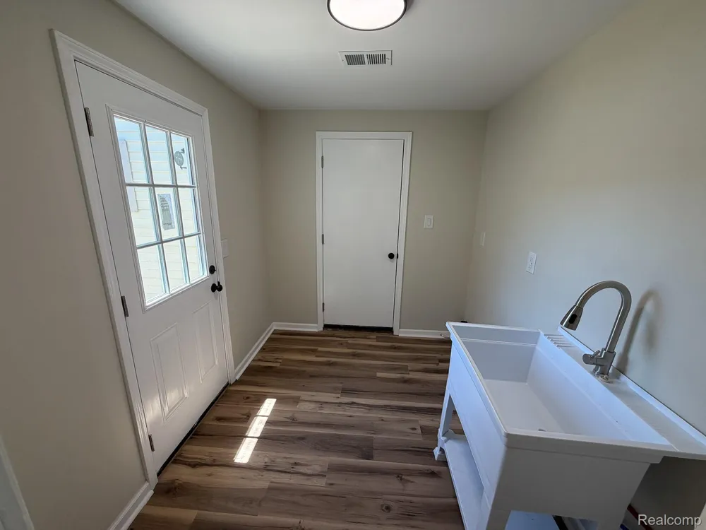 11560 Island Ct Court Hartland Township, MI 48353
