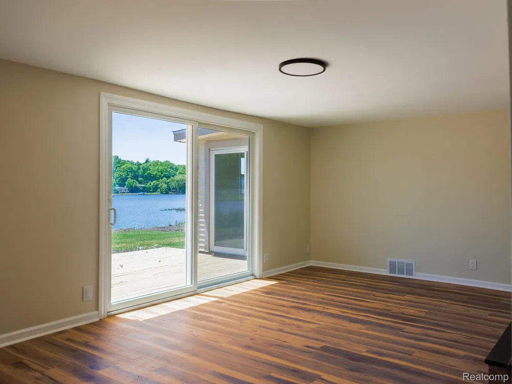 11560 Island Ct Court Hartland Township, MI 48353