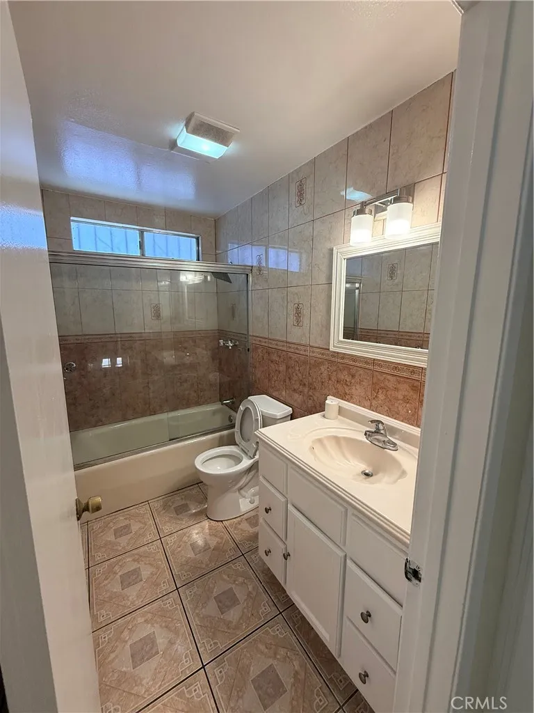 15120 Bellota Ave Paramount, CA 90723