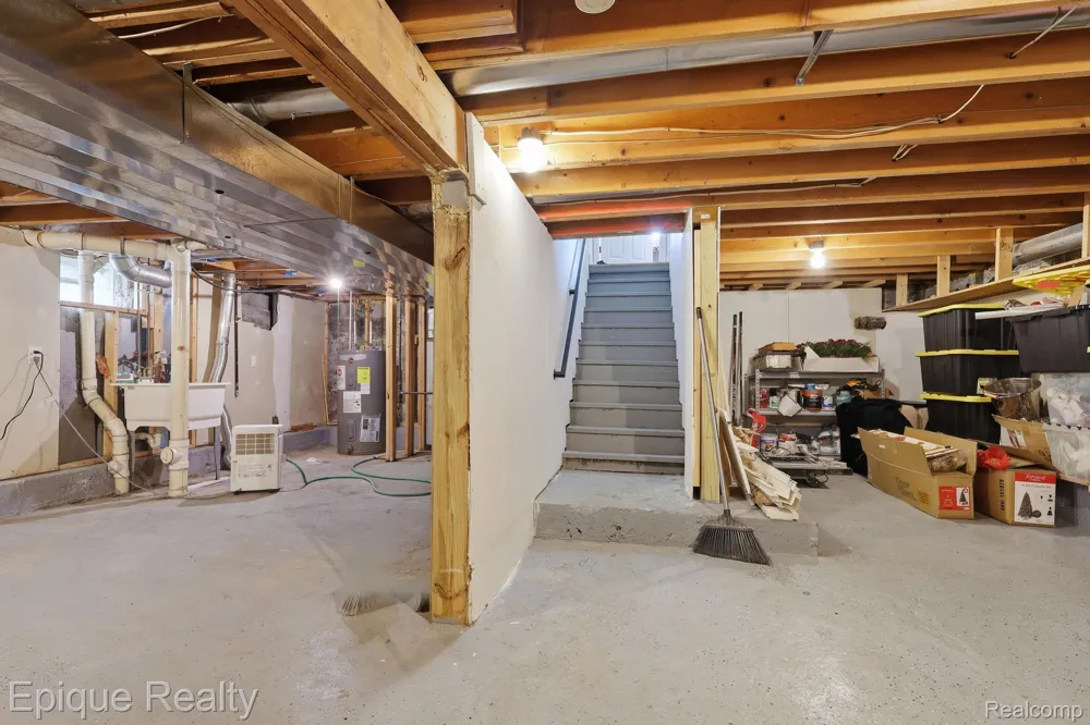 72 North Shore Drive Lake Orion Village, MI 48362