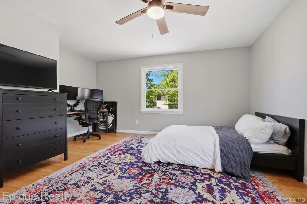 72 North Shore Drive Lake Orion Village, MI 48362