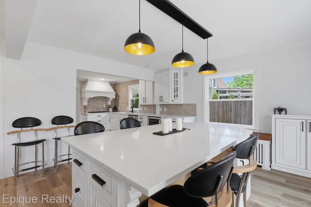 72 North Shore Drive Lake Orion Village, MI 48362