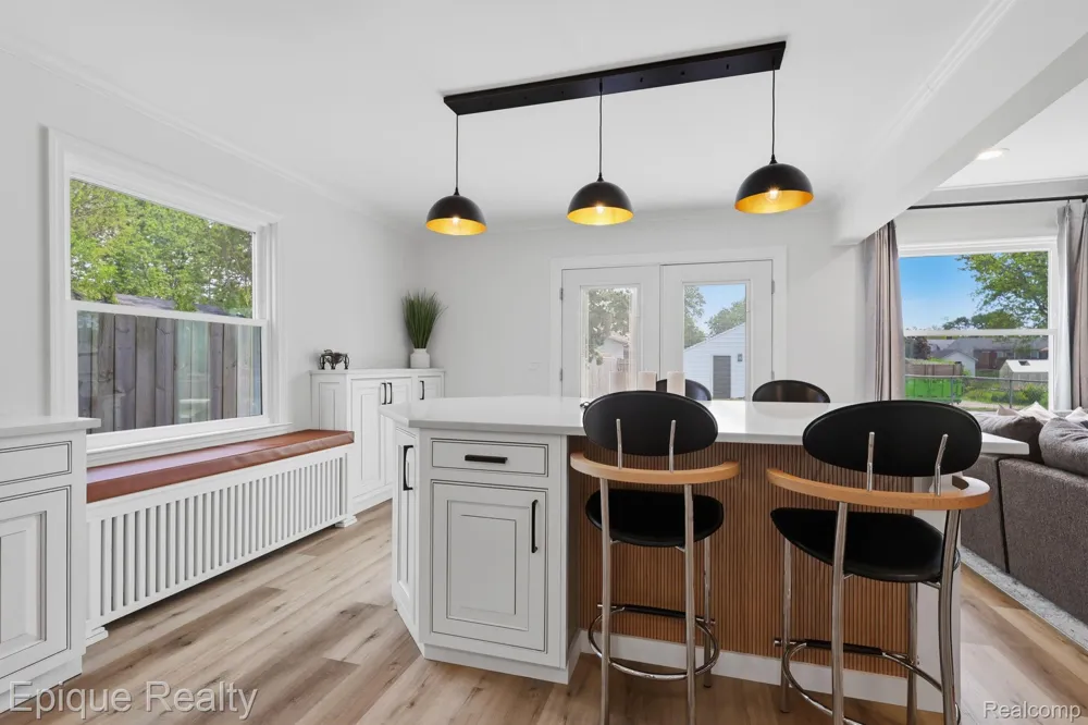 72 North Shore Drive Lake Orion Village, MI 48362