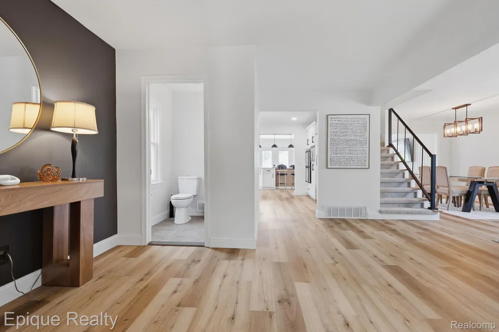 72 North Shore Drive Lake Orion Village, MI 48362