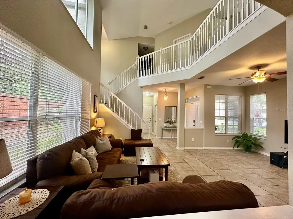 12014 DEACONS CROFT LANE Tampa, FL 33626