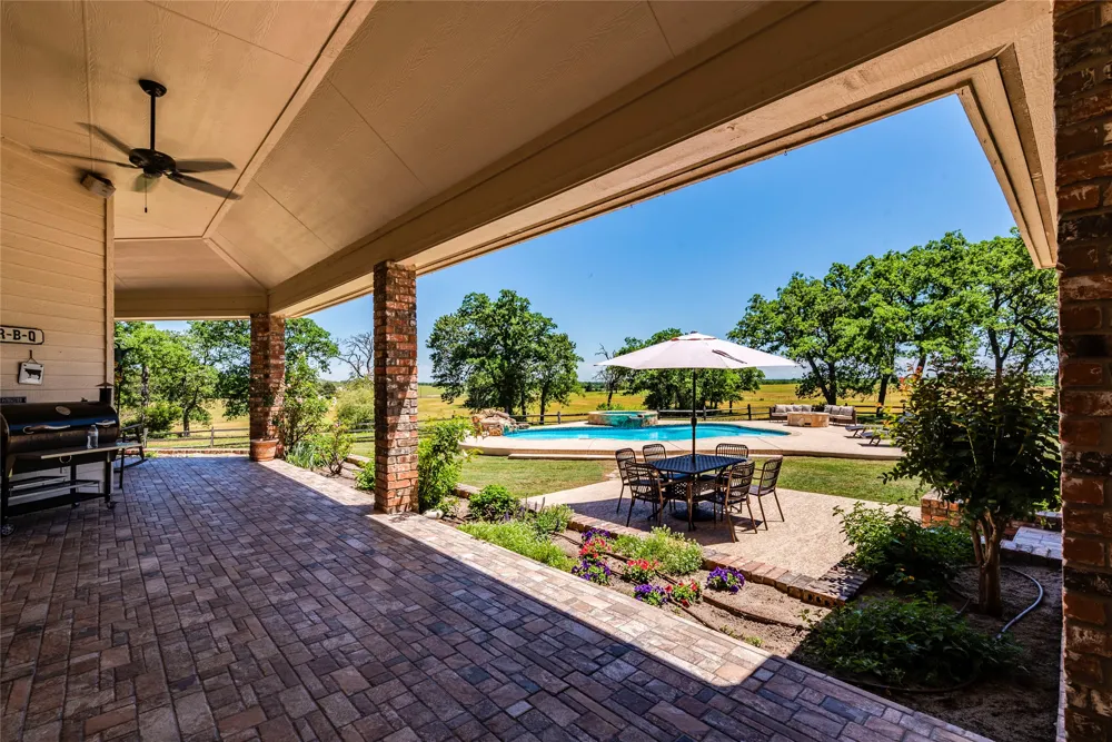 17270 FM 112 Thrall, TX 76578