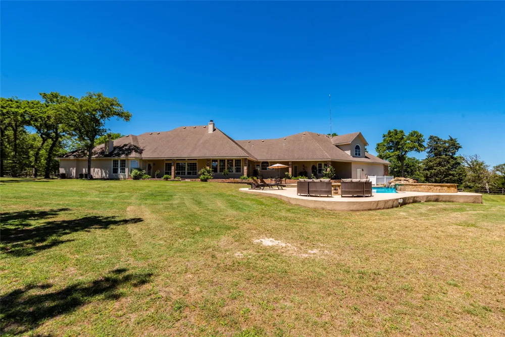 17270 FM 112 Thrall, TX 76578