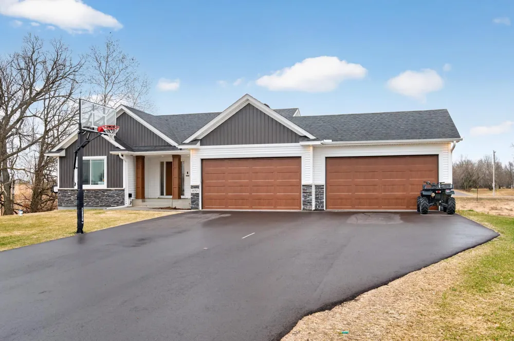 18753 Orchid Street NW Oak Grove, MN 55303