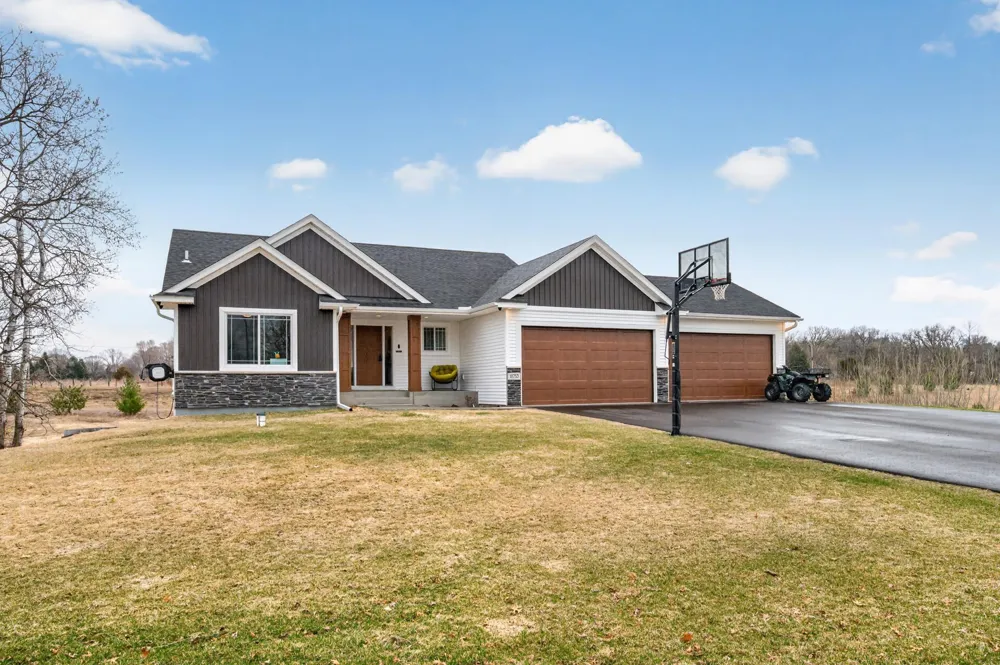 18753 Orchid Street NW Oak Grove, MN 55303
