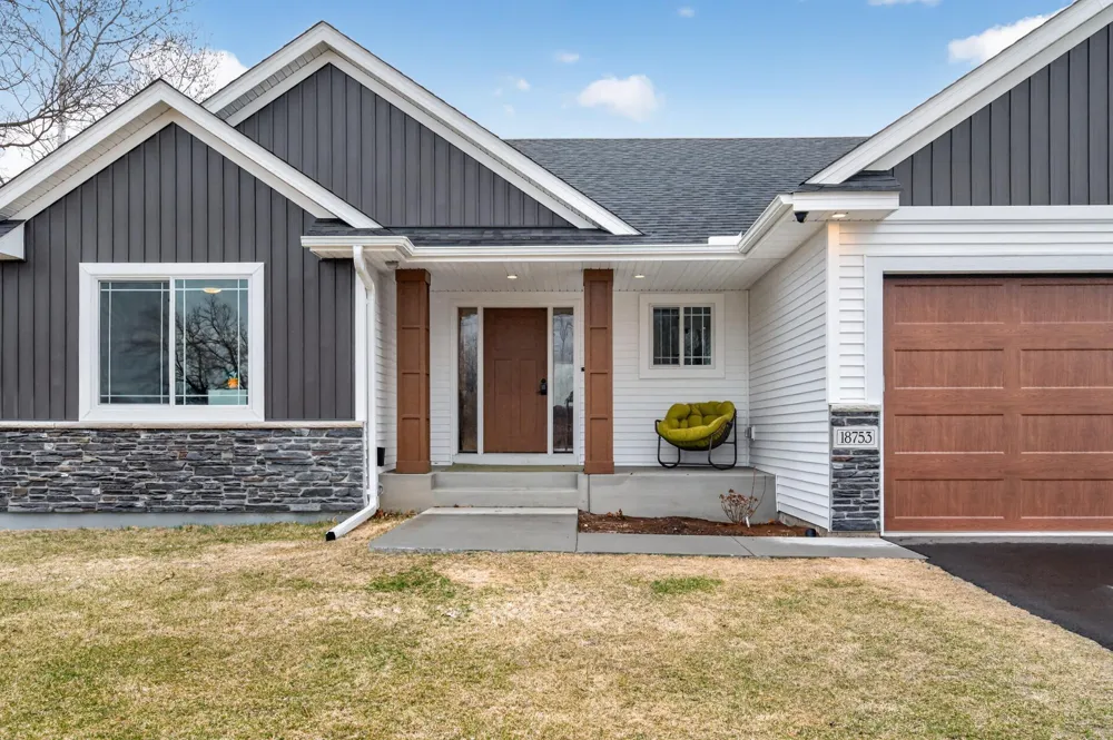 18753 Orchid Street NW Oak Grove, MN 55303
