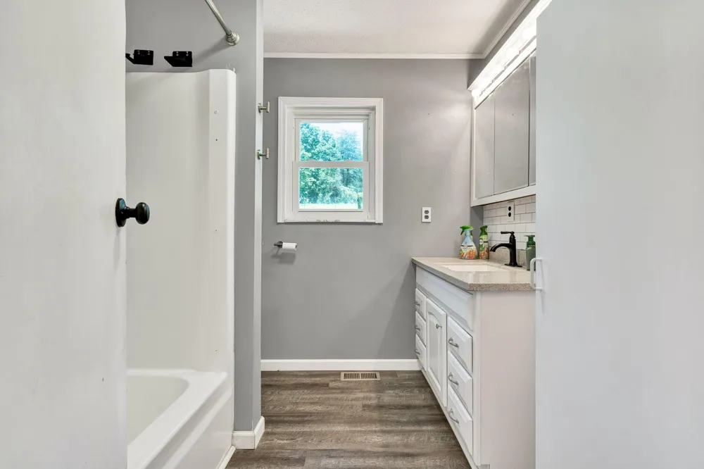 10780 Tennessee 68 Grandview, TN 37337