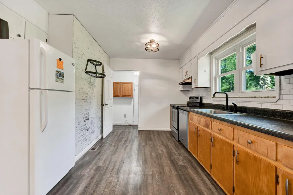 10780 Tennessee 68 Grandview, TN 37337