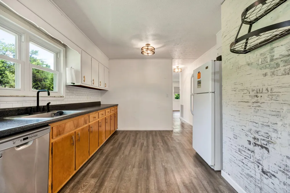 10780 Tennessee 68 Grandview, TN 37337