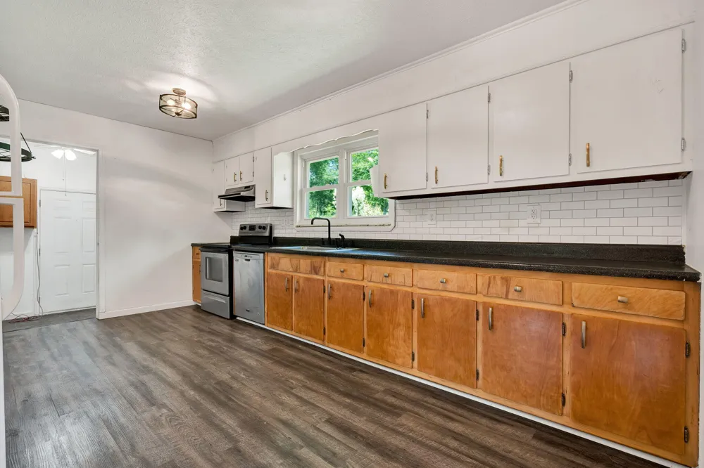 10780 Tennessee 68 Grandview, TN 37337