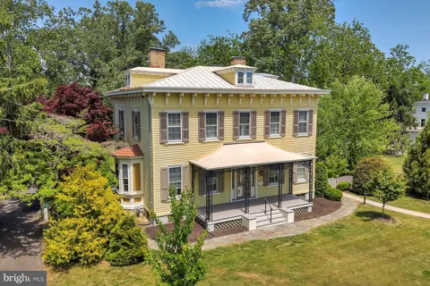 81 W COMMERCE STREET