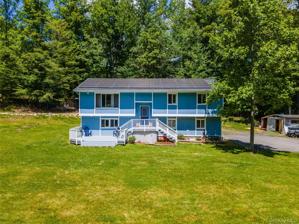 20 Patrick Drive Bloomingburg, NY 12721